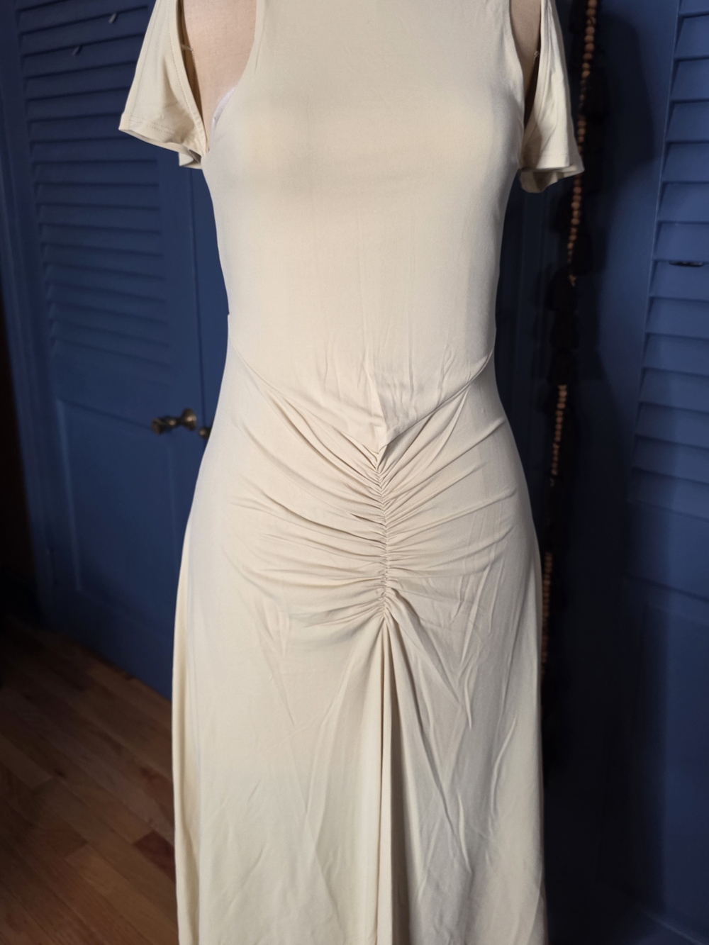 Women’s Cream Ruched-Back Midi Dress